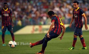 MALAGA 0-1 BARCELONA : Gol Adriano Amankan El Barca di Puncak Klasemen 