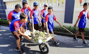 BERSIH BERSIH SEKOLAH