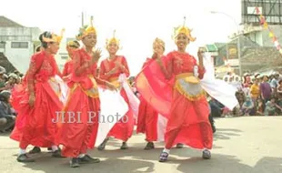 KARNAVAL PEMBANGUNAN : Desa Karangrejek Raih Gelar Juara Umum