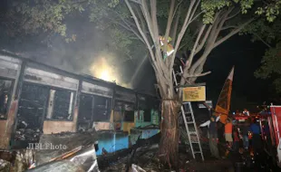 KEBAKARAN SOLO : Total, 22 Kios dan 11 Bangunan Lain Terbakar