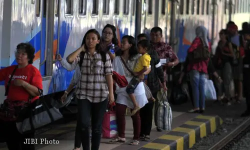 LIBUR AKHIR TAHUN : Tiket Kereta Api Ludes Hingga 5 Januari