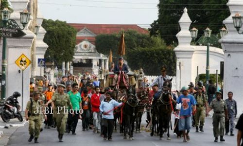 ROYAL WEDDING NGAYOGYAKARTA : Mantu Terakhir, Sultan Kirab Gunakan Kereta