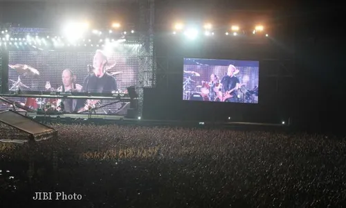 KONSER METALLICA : 2,5 Jam Terpuaskan, Penonton Teriakan Nama Jokowi