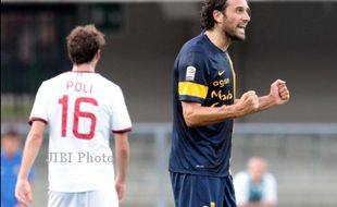 SERI A ITALIA 2013/2014 : Luca Toni Bawa Hellas Verona Pecundangi AC Milan