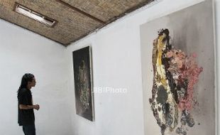 Pameran Emotion in Effect, Luapan Kebosanan Jhanson di Kampung Halaman