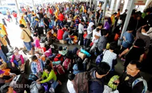 MUDIK LEBARAN 2013 : Pemudik dari Gambir Capai 10.000 Orang