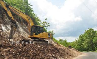 KERUSAKAN LINGKUNGAN : Penambangan Batu Kian Marak