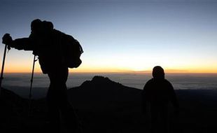 PENDAKI HILANG : Yeveny Kebelet Mendaki Merapi 