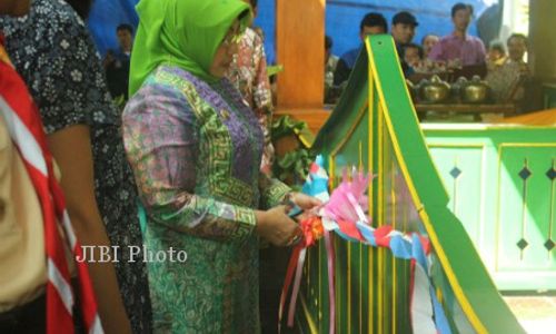 Warga Blimbing Gotong Royong Renovasi Balaidusun