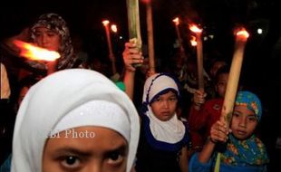 LEBARAN 2013 : Ratusan Santri Meriahkan Takbir Keliling