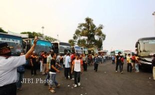 MUDIK LEBARAN 2013 : Hampir Separuh Bus di Pulo Gadung Tak Laik Jalan