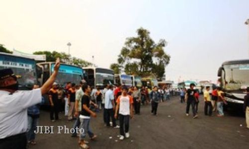 MUDIK LEBARAN 2013 : Hampir Separuh Bus di Pulo Gadung Tak Laik Jalan