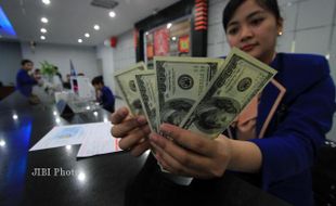 Dolar Menguat Lagi, Tembus Rp12.100/Dolar