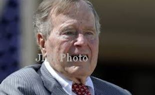 Ups, George H.W. Bush Salah Umumkan Nelson Mandela Meninggal 