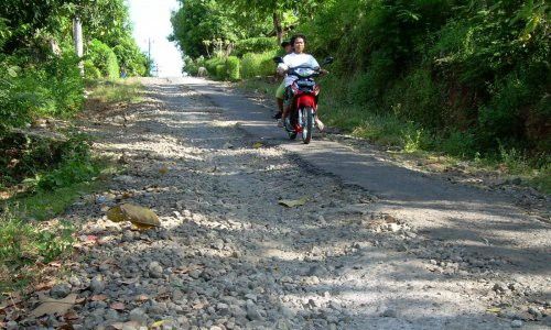 WASPADA MERAPI : Warga Kepuharjo Protes dengan Memperbaiki Jalur Evakuasi Secara Mandiri