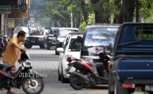 MANAJEMEN PERPARKIRAN : Jukir Marak di City Walk