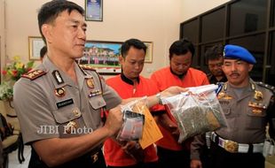 NARKOBA SOLO : Polisi Sita 1/2 Kg Ganja dari Pos Ronda Rejosari