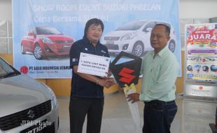 DUA WARGA SOLO MEMPEROLEH HADIAH MOBIL