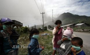 GUNUNG SINABUNG MELETUS : 30 Pendaki Sempat Terjebak, 8 Belum Kembali