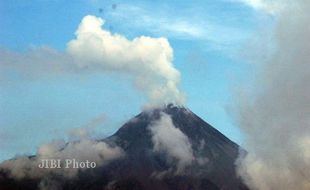 MERAPI WASPADA : Aktivitas Gas di Merapi Masih Tinggi