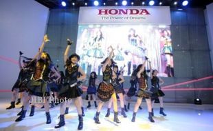 IIMS 2013 : JKT 48 BERAKSI DI JI EXPO