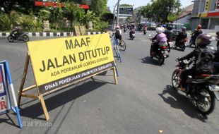 PENUTUPAN JALAN YOSODIPURO