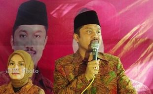 PILKADA KARANGANYAR : Pasti Bagikan Sampel Kartu Sehat dan Kartu Pintar