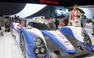 IIMS 2013 : TOYOTA PERTUNJUKKAN MOBIL BALAP