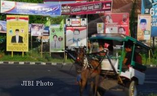 PEMILU 2014 : Ribuan Peraga di Kota Jogja Kampanye Salahi Aturan