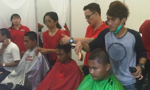 500 Orang Ikut Potong Rambut Gratis