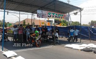 DRAG BIKE SRAGEN : 7.000 Penonton Banjir, Tiket Balap Motor Digratiskan 