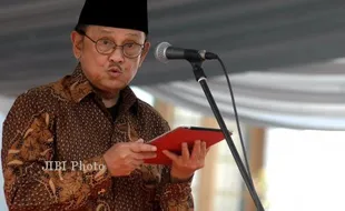 DPR ISLAH : Habibie Minta DPR Jangan Bermusuhan