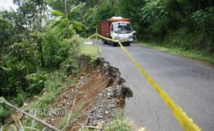 KECELAKAAN MAUT GIRIMULYO : Banyak Ruas Jalan di Girimulyo Berbahaya