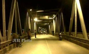 Jembatan Galur - Bantul Ambles