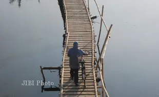 JEMBATAN KAYU