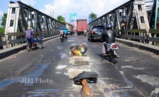 JEMBATAN PEMALI DIBONGKAR