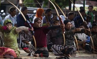 Lomba Panah Tradisional Buka Haornas 2013