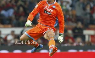 LIGA PREMIER 2013/2014 : Pepe Reina Ogah Kembali ke Liverpool 