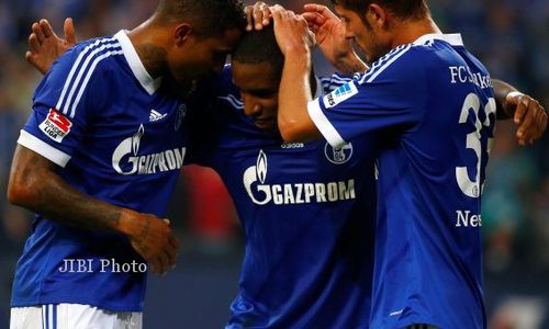 SCHALKE 04 2-0 BAYERN LEVERKUSEN : Kemenangan Pertama Schalke