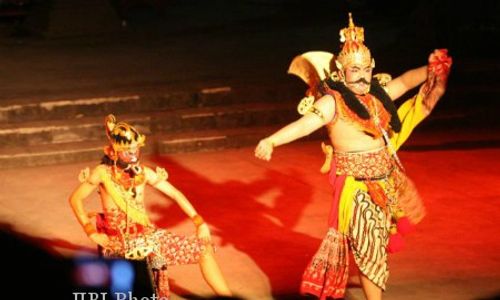 PERGELARAN WAYANG : Brubuh Alengka Tampil Penuh Aksi Laga