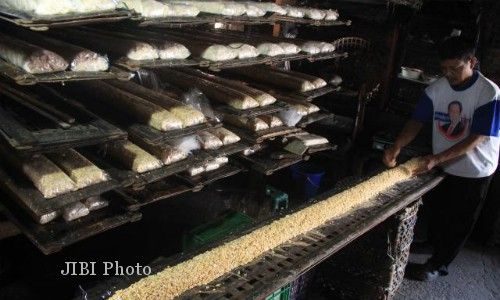 Harga Kedelai Tinggi, Pengrajin Makin Terjepit