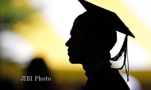 WISUDA MAHASISWA : Unriyo Mewisuda 222 Lulusan