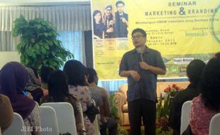 SEMINAR MARKETING DAN BRANDING