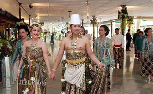 ROYAL WEDDING NGAYOGYAKARTA : Tersedia 75 Angkringan dan 5.000 Nasi Bungkus