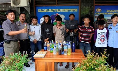 KONSER MUSIK : 18 Seramania Diringkus Polisi Solo