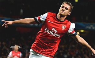 JELANG MU VS ARSENAL : Ramsey Yakin The Gunners Bisa Jaga Momentum