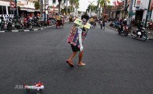 RUANG PUBLIK JOGJA : Fungsi Ruang Publik Tidak Sekadar Penghijauan