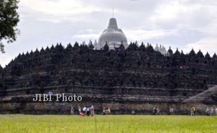 GUNUNG KELUD MELETUS : Dihujani Abu Vulkanik, Borobudur & Prambanan Ditutup bagi Wisatawan