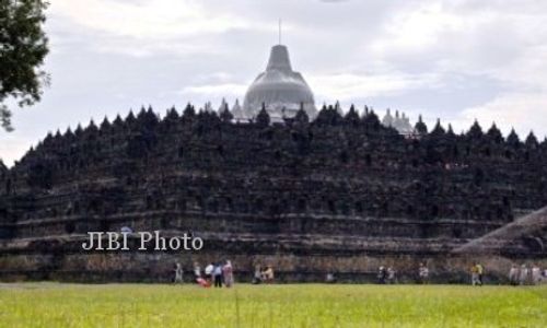 GUNUNG KELUD MELETUS : Dihujani Abu Vulkanik, Borobudur & Prambanan Ditutup bagi Wisatawan