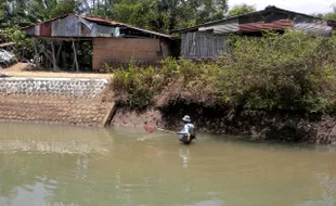 MENGGUNAKAN SETRUM LISTRIK